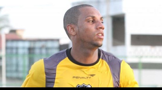 Imagem  Atacante pede determinação para jogo contra o Vitória