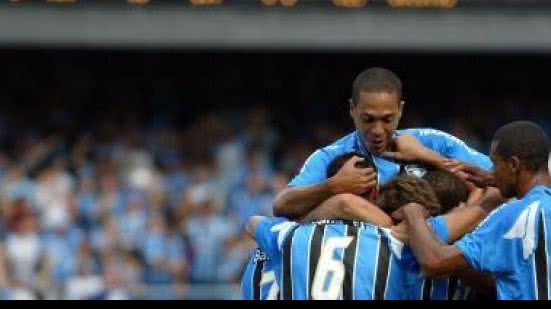 Imagem Grêmio B goleia em noite de Willian José