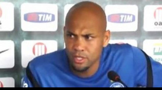 Imagem  Com calo nos pés, Souza é poupado de treinamento