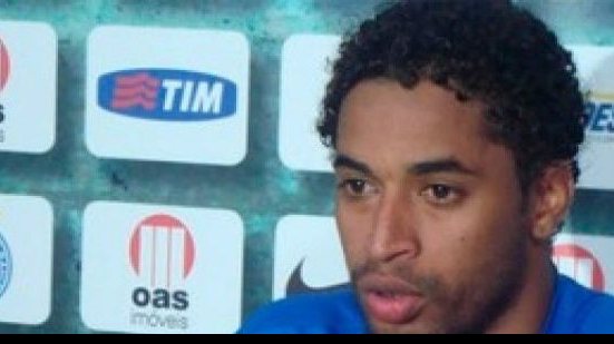 Imagem Ávine retorna aos treinamentos no campo na segunda