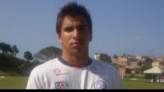 Imagem Inspirado em Ronaldo, jovem atacante do Bahia já rodou o mundo