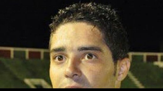 Imagem Bahia de Feira contrata ex-jogador do Vitória e mais três atletas