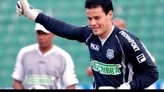 Imagem Wilson, ex-Figueirense, é o novo goleiro do Vitória