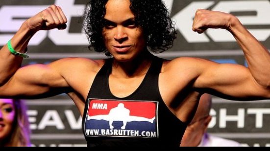 Imagem Primeira brasileira a ser contratada pelo UFC é baiana