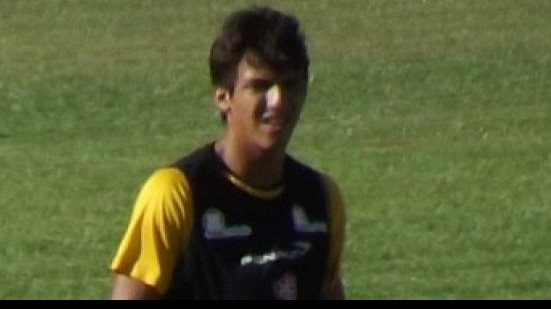 Imagem Caio Júnior promove coletivo e testa novidades no Vitória
