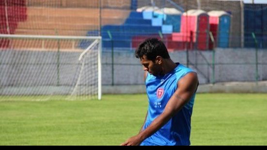 Imagem Zagueiro do Serrano fará cirurgia e fica afastado por um mês
