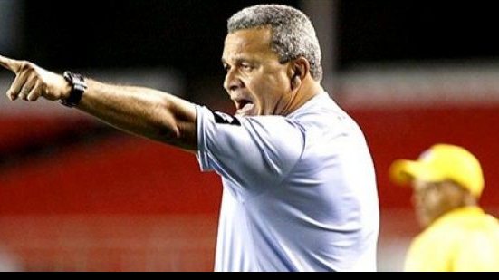 Imagem Treinador com passagem pela dupla Ba-Vi assume o Fortaleza