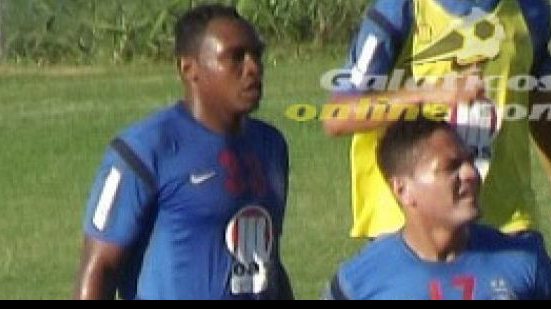 Imagem Com três gols de Obina, Jorginho comandou coletivo
