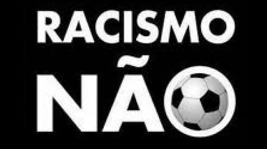 Imagem Acusado de racismo, meia do Galícia se defende