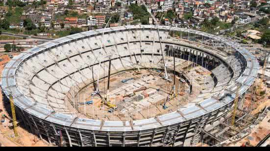 Imagem Jogo de empurra: Conder e Arena &quot;saem de baixo&quot; do entulho