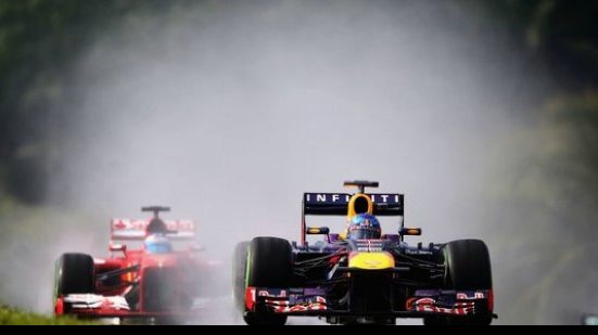 Imagem Vettel faz a pole no GP da Malásia; Massa é 2º
