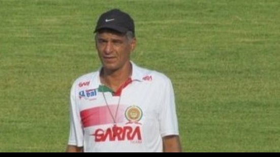 Imagem Treinador do Juazeirense comemora triunfo e &quot;gordura&quot;