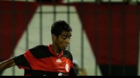 Imagem Gabriel desencanta, mas Flamengo perde outra no Carioca