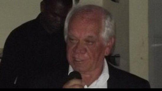 Imagem Presidente do Botafogo lamenta roubo de troféus do clube