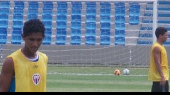 Imagem Treinador do MAC escala jovem meia e confirma esquema 3-6-1