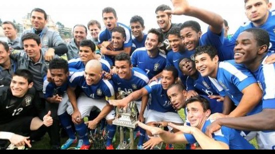 Imagem Anderson Talisca é campeão em torneio pela seleção