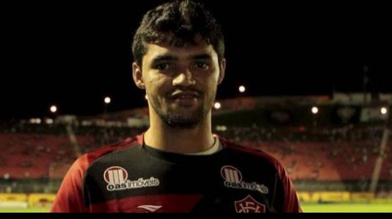 Imagem &quot;Ele tem o cheiro de gol&quot;, diz Caio Jr sobre estreia de Rômulo