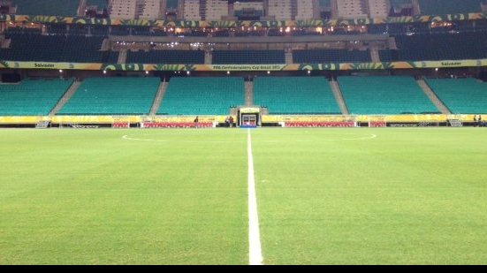 Imagem Após críticas, Arena se manifesta sobre gramado do estádio