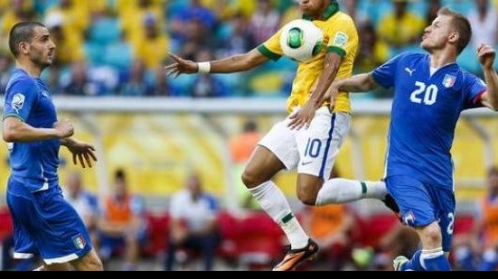 Imagem Brasil vence a Itália na Fonte Nova e faz a festa em Salvador