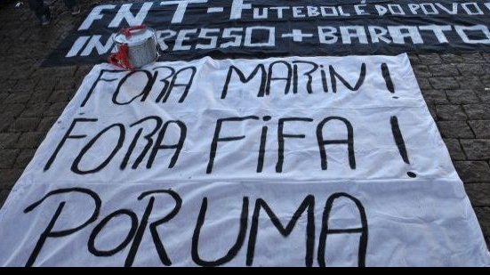 Imagem   No Rio de Janeiro, Manifestantes invadem prédio da CBF