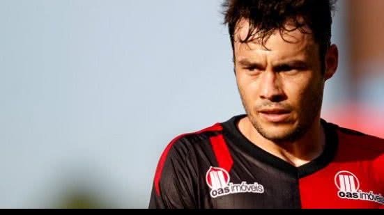 Imagem Cajá é vaiado e dispara contra torcida do Vitória