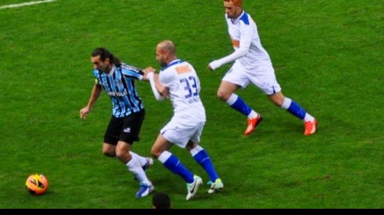 Imagem Cruzeiro tem três desfalques para jogo contra o Vitória