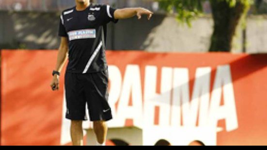 Imagem Claudinei Oliveira garante escalação de craque contra o Bahia