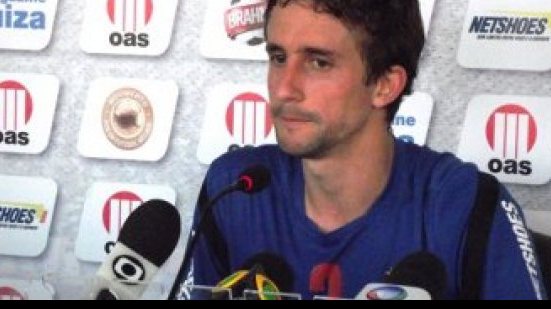 Imagem &quot;Prefiro estar jogando&quot;, diz Rafael Miranda sobre possível time misto 