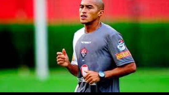 Imagem Nino Paraíba deve voltar ao time do Vitória no sábado