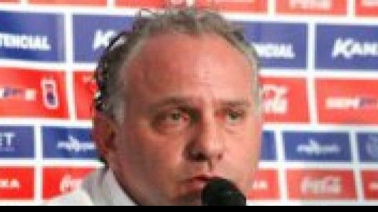 Imagem Ex-técnico do Vitória assume o Guaratinguetá
