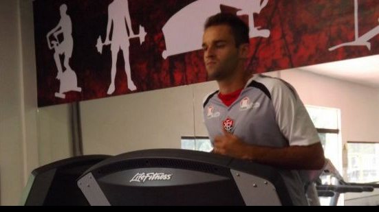 Imagem Zagueiro reprovado no Vitória dispara: “vou provar em campo”