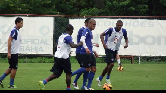 Imagem Com poucos titulares, Cristóvão realiza treino no Fazendão