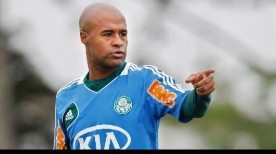 Imagem Marcos Assunção aciona o Palmeiras em mais de R$600 mil