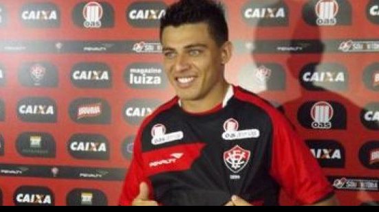 Imagem Caio Jr ganha reforço na lateral para domingo