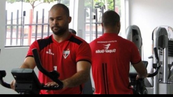 Imagem  Goleiro criado na base do Bahia é barrado no Atlético-GO