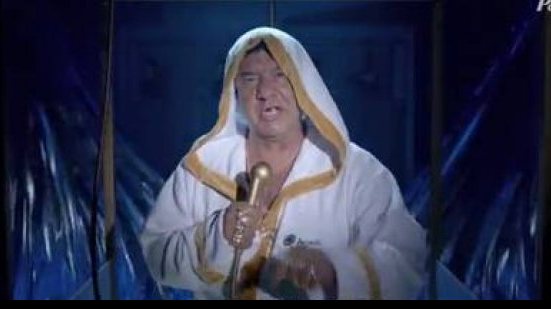 Imagem Vídeo: Papai Joel vira rapper e estrela comercial cantando em inglês