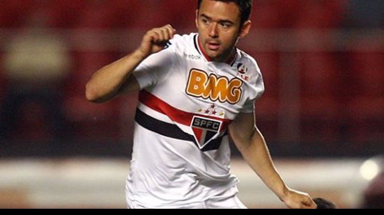 Imagem Lateral-esquerdo do São Paulo é o novo reforço do Vitória