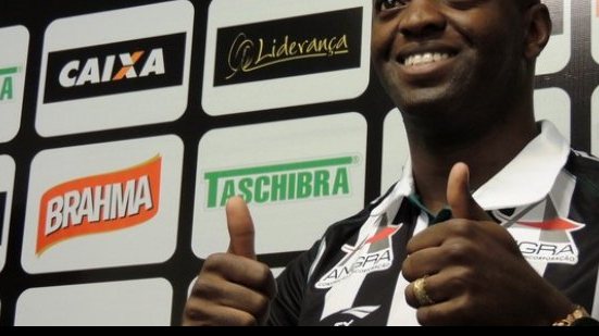 Imagem Zé Roberto é apresentado oficialmente no Figueirense