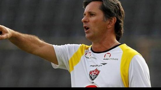 Imagem Caio Jr é demitido do Vitória