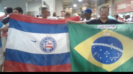 Imagem Torcedores começam a chegar para a apuração dos votos