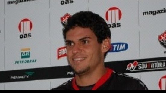 Imagem  Zagueiro do Vitória vai ter que fazer cirurgia no joelho