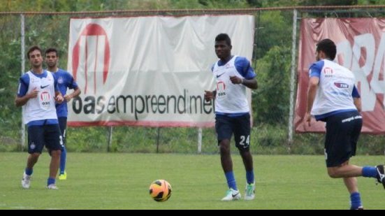 Imagem Fahel é barrado e Cristóvão define time que enfrenta o Criciúma