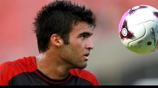Imagem Sem espaço no Joinville, Arthur Maia retorna ao Vitória