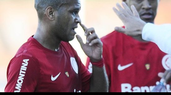 Imagem Laterais do Internacional retornam diante do Vitória