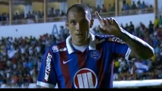 Imagem Fernandão leva terceiro amarelo e desfalca o Bahia contra o Coxa