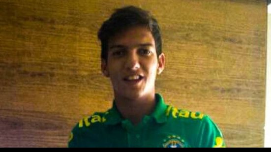 Imagem Lateral do Vitória se apresenta à Seleção Brasileira