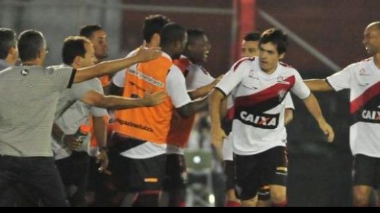 Imagem Assista aos gols do empate do Vitória