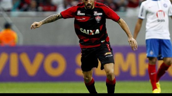 Imagem Escudero é suspenso por 30 dias e está livre para atuar
