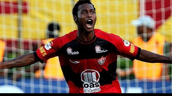 Imagem Marquinhos festeja golaço e agradece a Ney Franco