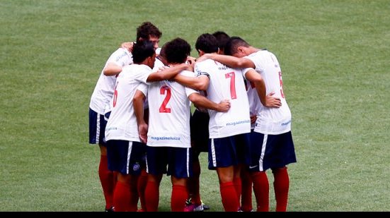 Imagem Bahia faz dever de casa, vence o Inter e abre quatro pontos do Z-4